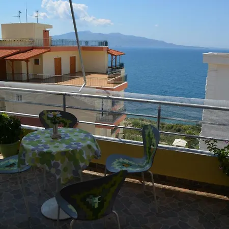 Jelena's Luxury 아파트호텔 Sarandë